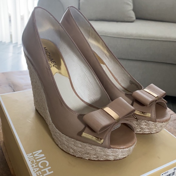 Camel colored wedges - Picture 2 of 5